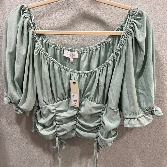 Francesca's Collections, Love & Piece Collections Tops - Super cute Francesca’s top—GREEN—Size L, love & piece collection